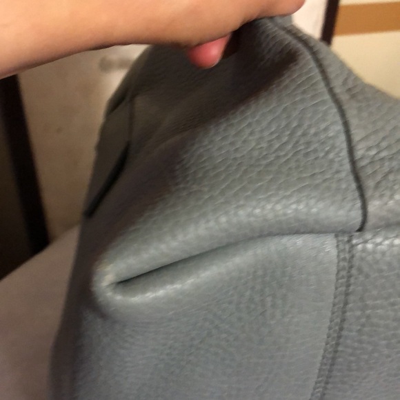 Burberry Baynard Leather Tote Authentic - Picture 5 of 14